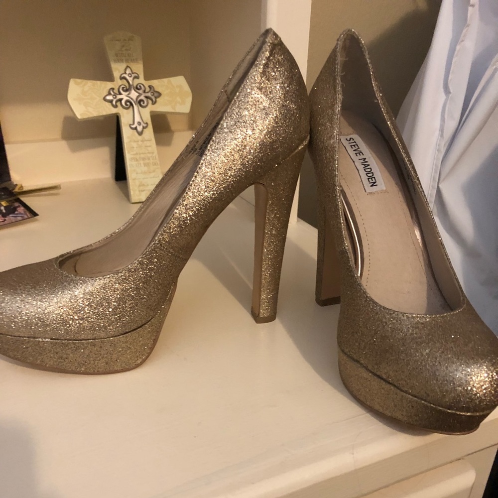 Steve Madden pumps
